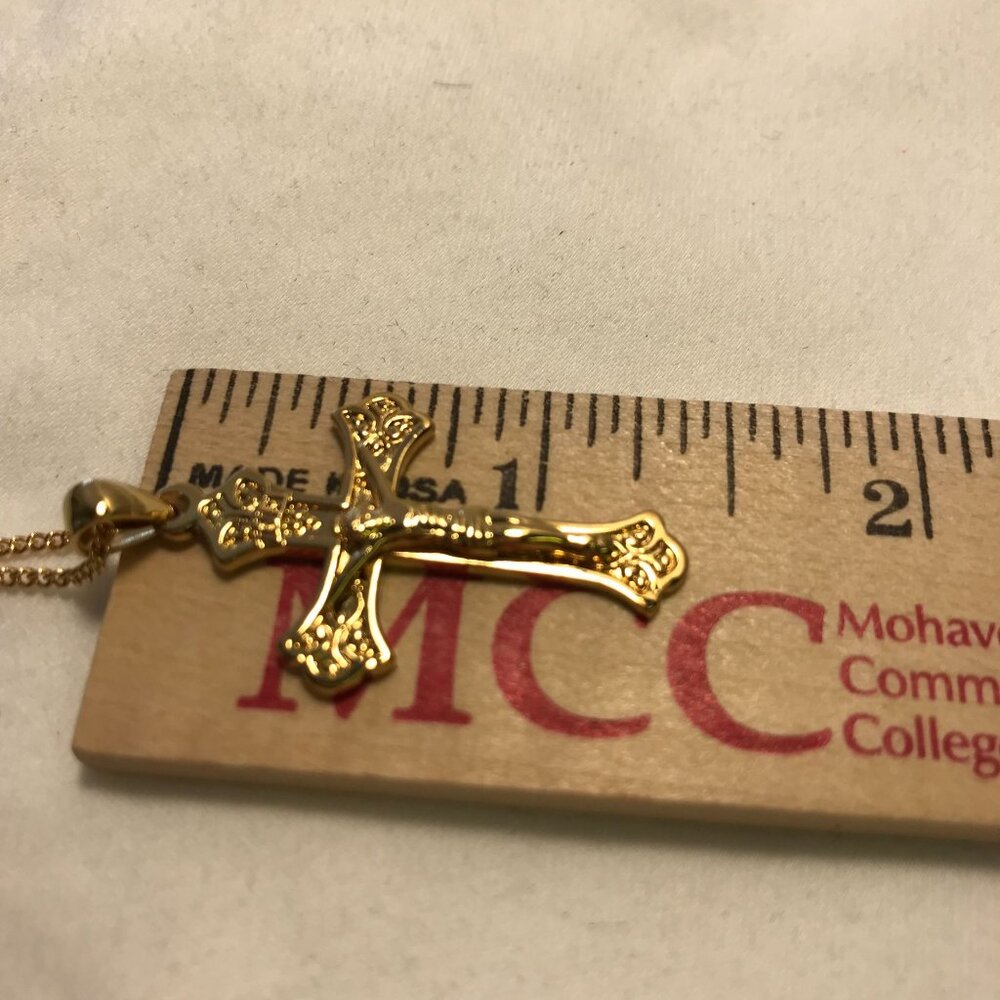 Avon Goldtone Crucifix Necklace 2002 Vintage - Picture 7 of 11